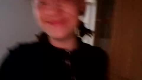     sara      i know you love me xoxox     online show from October 22, 8:08 pm