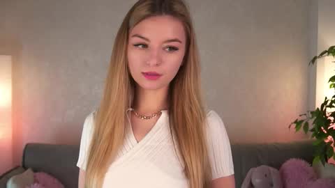 Polly online show from February 4, 1:17 pm