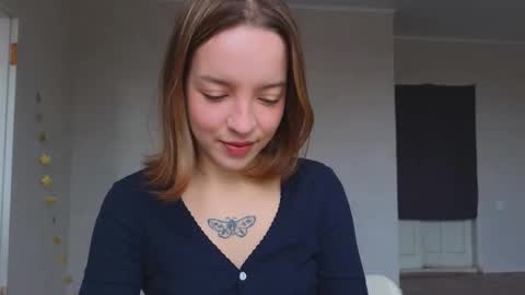 Snapshot of my_mia_ chatting on December 3, 8:23 am MIA I will be here Monday Wednesday Thursday Saturday online show from December 3, 8:23 am