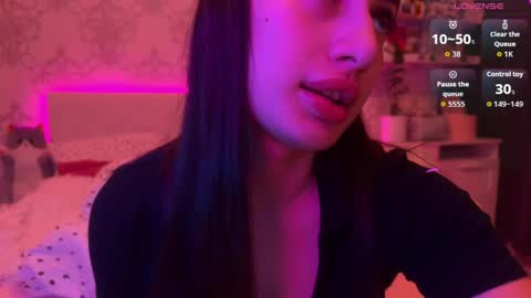 Naomi online show from June 9, 8:09 pm