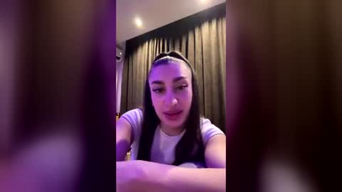 Naomi online show from June 11, 8:40 pm