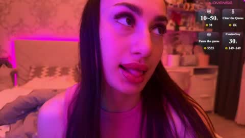 Naomi online show from June 12, 6:51 pm