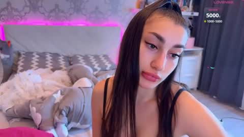 Naomi online show from July 6, 6:54 pm