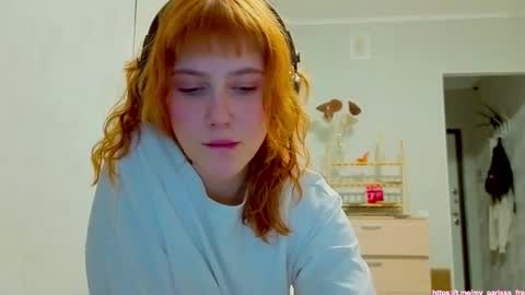 Snapshot of my_parisss chatting on December 18, 1:06 pm PARIS online show from December 18, 1:06 pm