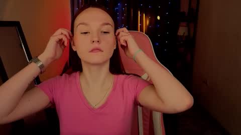 Mia online show from February 3, 9:42 pm