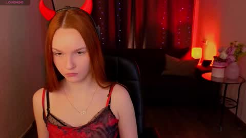 Mia online show from February 4, 10:04 pm