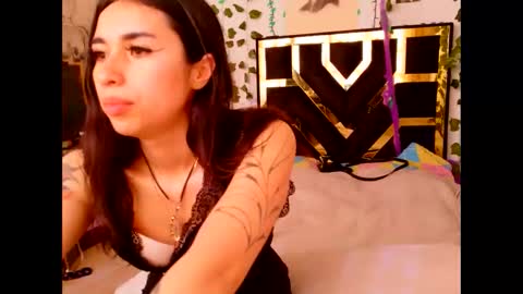 Snapshot of myagosling13 chatting on October 2, 7:54 pm miagosling NTMU Dont forget follow me online show from October 2, 7:54 pm