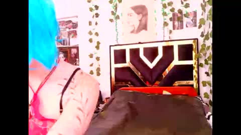 Snapshot of myagosling13 chatting on October 25, 4:46 pm miagosling NTMU Dont forget follow me online show from October 25, 4:46 pm