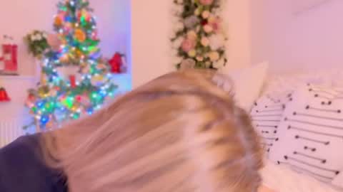 Mya-be Yours P online show from December 12, 8:10 pm