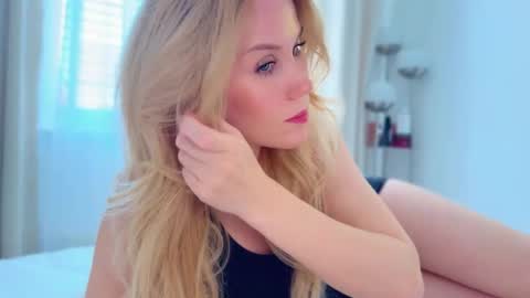 Mya-be Yours P online show from September 25, 4:00 pm