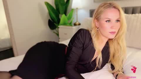 Mya-be Yours P online show from November 30, 7:07 pm