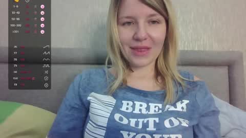 Snapshot of mybadcat87 chatting on June 1, 7:10 am mybadcat87 online show from June 1, 7:10 am