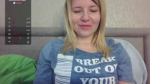 Snapshot of mybadcat87 chatting on June 4, 7:36 am mybadcat87 online show from June 4, 7:36 am