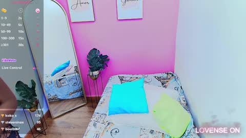 Snapshot of myblackdope_ chatting on December 31, 6:35 pm Samanta  online show from December 31, 6:35 pm