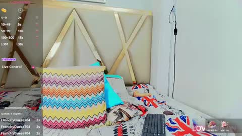 Snapshot of myblackdope_ chatting on January 6, 3:29 pm Samanta  online show from January 6, 3:29 pm