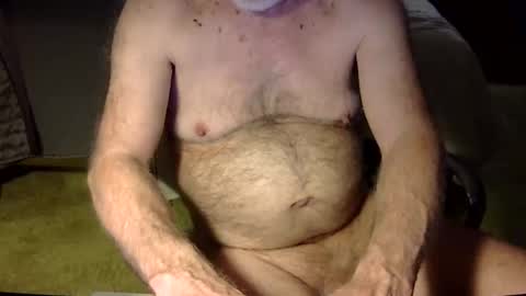 Snapshot of mydiboi chatting on March 31, 5:19 am r-glenn-01 online show from March 31, 5:19 am