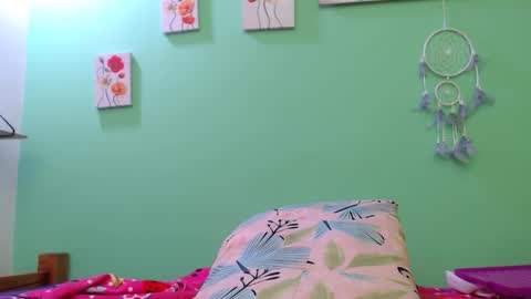 Snapshot of myguardian20angel chatting on November 12, 7:03 pm Angel Cute online show from November 12, 7:03 pm