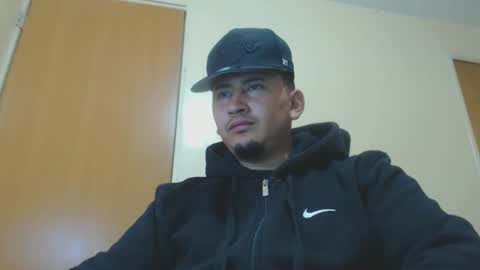 Snapshot of myke_andrade chatting on January 11, 3:55 am myke_andrade online show from January 11, 3:55 am