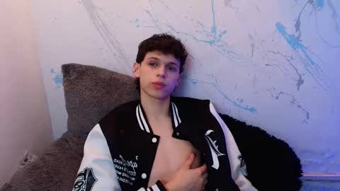 Snapshot of mykelcano chatting on October 22, 3:07 am Mykel online show from October 22, 3:07 am