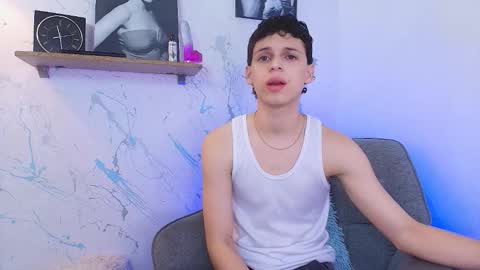 Snapshot of mykelcano chatting on October 26, 2:01 pm Mykel online show from October 26, 2:01 pm