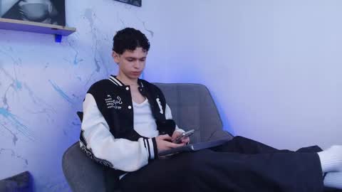 Snapshot of mykelcano chatting on November 4, 5:45 pm Mykel online show from November 4, 5:45 pm