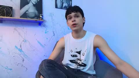 Snapshot of mykelcano chatting on November 16, 4:34 pm Mykel online show from November 16, 4:34 pm