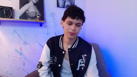 Snapshot of mykelcano chatting on November 22, 2:38 pm Mykel online show from November 22, 2:38 pm