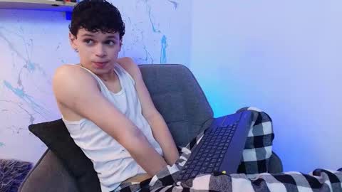 Snapshot of mykelcano chatting on December 3, 3:10 pm Mykel online show from December 3, 3:10 pm