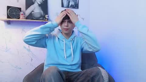 Snapshot of mykelcano chatting on December 14, 5:46 am Mykel online show from December 14, 5:46 am