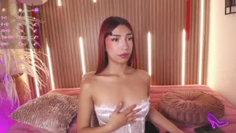 Snapshot of myladreams_ chatting on April 16, 3:29 am Myla online show from April 16, 3:29 am