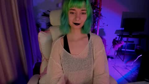 MylaFlores online show from October 4, 1:58 am