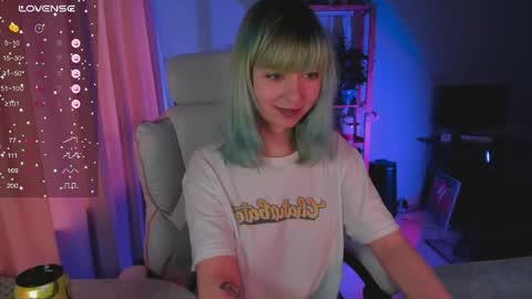 Snapshot of mylaweb chatting on April 19, 4:34 am MylaFlores online show from April 19, 4:34 am