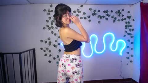 helen online show from January 28, 8:25 am