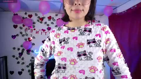 helen online show from February 9, 8:44 am