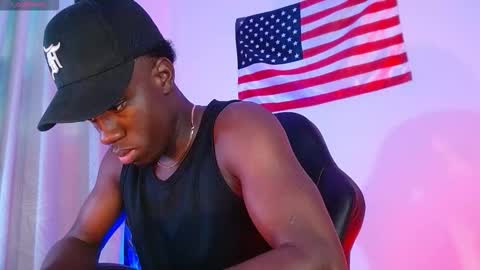 Mylo Wallace  online show from November 25, 8:42 pm