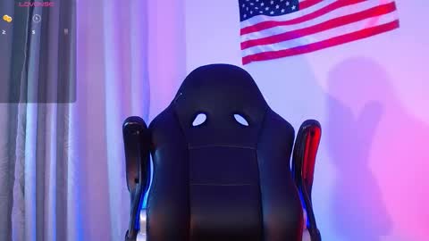 Mylo Wallace  online show from November 27, 9:17 pm