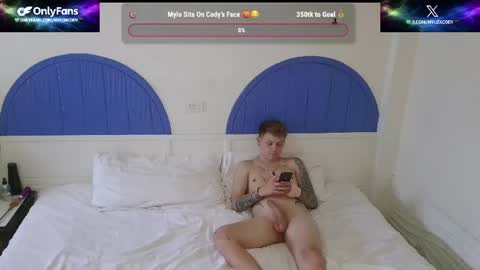 Snapshot of myloxcody chatting on April 19, 7:40 am Mylo Cody online show from April 19, 7:40 am