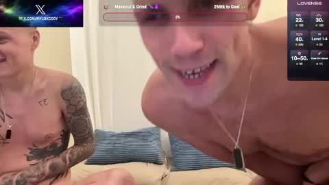 Snapshot of myloxcody chatting on May 10, 4:23 pm Mylo Cody online show from May 10, 4:23 pm
