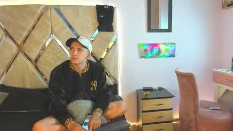 Myluandjack online show from November 12, 8:59 am