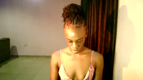 Snapshot of mymy537145 chatting on August 3, 9:04 am lullabunny online show from August 3, 9:04 am