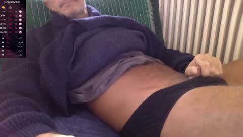 Snapshot of mynakedbeach chatting on December 7, 8:55 am Bi sexy guy lovense hush is on private is open or password show tip if you like. online show from December 7, 8:55 am