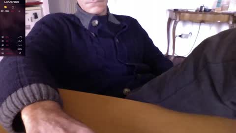 Snapshot of mynakedbeach chatting on December 15, 8:30 am Bi sexy guy lovense hush is on private is open or password show tip if you like. online show from December 15, 8:30 am