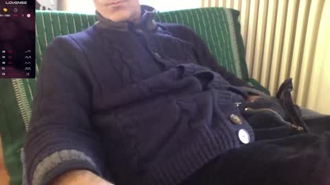 Snapshot of mynakedbeach chatting on December 25, 8:40 am Bi sexy guy lovense hush is on private is open or password show tip if you like. online show from December 25, 8:40 am