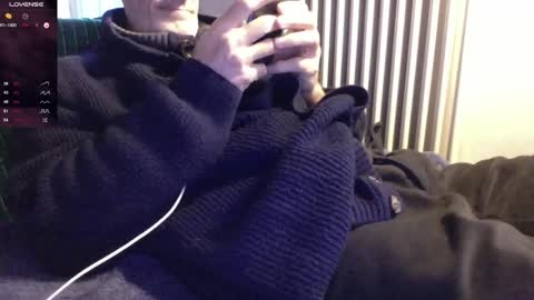 Snapshot of mynakedbeach chatting on January 1, 9:07 am Bi sexy guy lovense hush is on private is open or password show tip if you like. online show from January 1, 9:07 am