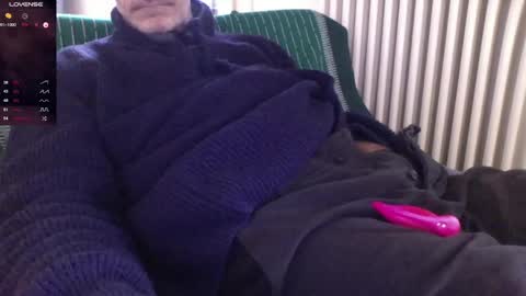 Snapshot of mynakedbeach chatting on January 2, 11:52 am Bi sexy guy lovense hush is on private is open or password show tip if you like. online show from January 2, 11:52 am