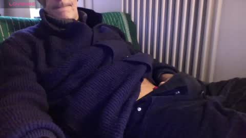 Snapshot of mynakedbeach chatting on January 27, 9:44 am Bi sexy guy lovense hush is on private is open or password show tip if you like. online show from January 27, 9:44 am