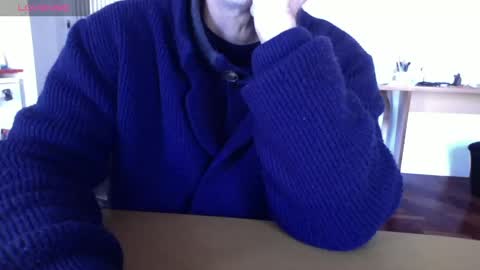 Snapshot of mynakedbeach chatting on January 29, 9:01 am Bi sexy guy lovense hush is on private is open or password show tip if you like. online show from January 29, 9:01 am