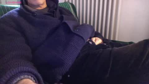 Snapshot of mynakedbeach chatting on February 5, 3:09 pm Bi sexy guy lovense hush is on private is open or password show tip if you like. online show from February 5, 3:09 pm