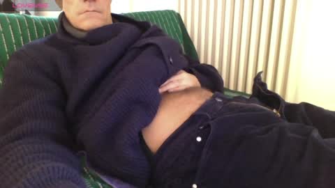 Snapshot of mynakedbeach chatting on February 21, 9:24 am Bi sexy guy lovense hush is on private is open or password show tip if you like. online show from February 21, 9:24 am