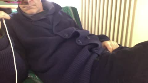 Snapshot of mynakedbeach chatting on February 24, 10:26 am Bi sexy guy lovense hush is on private is open or password show tip if you like. online show from February 24, 10:26 am